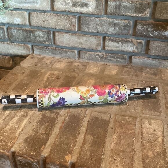 - Hand painted and Decoupaged Rolling Pin - Picture 3 of 4